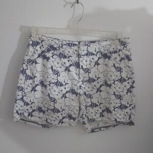 Lee Women's Floral Print Shorts - White and purple